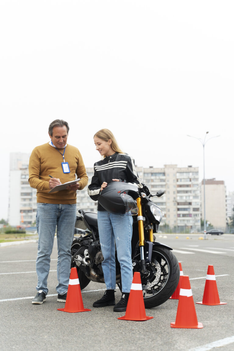 persona-tomando-examen-de-licencia-de-conducir (3)